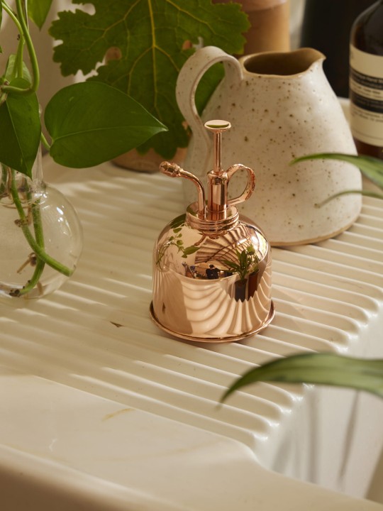 2024_04_17_Haws_Lifestyle Shoot_Indoors_0457z.jpg